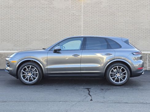 Used 2026 Porsche Cayenne image 2