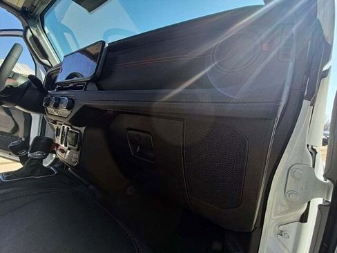 Used 2024 Jeep Wrangler Unlimited Rubicon image 8