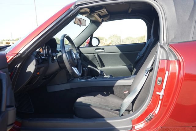 Used 2006 MAZDA MX-5 Miata Sport w/ Appearance Pkg RWD image 63
