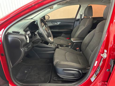 Used 2019 Kia Forte LXS image 10