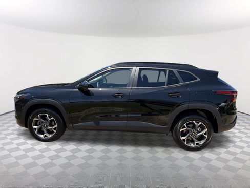Used 2024 Chevrolet Trax LT w/ LT Convenience Package FWD image 8