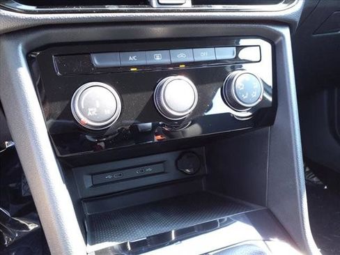 Used 2024 Volkswagen Taos S FWD image 18