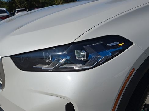 Used 2024 BMW X5 xDrive40i image 10