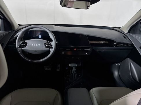 New 2025 Kia Niro EX Touring image 12