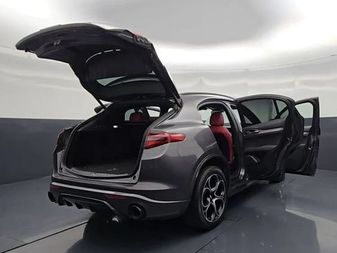 Used 2023 Alfa Romeo Stelvio Veloce AWD/4WD image 21