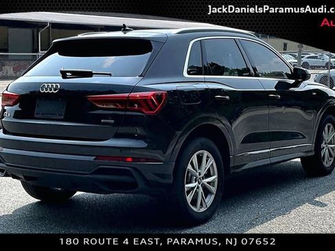 Used 2023 Audi Q3 2.0T Premium w/ Convenience Package AWD/4WD image 2