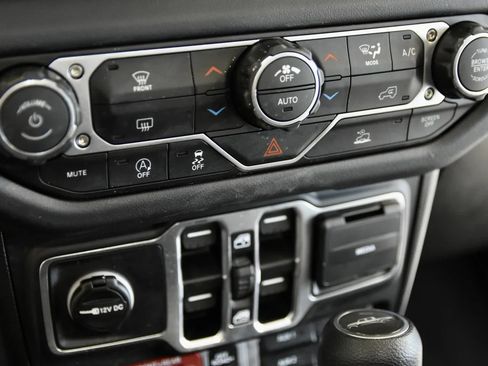 Used 2026 Jeep Gladiator Rubicon AWD/4WD image 16