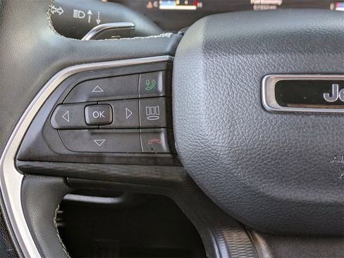 Used 2023 Jeep Grand Cherokee Altitude image 20