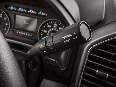 Used 2017 Ford F150 XLT w/ Equipment Group 302A Luxury image 11