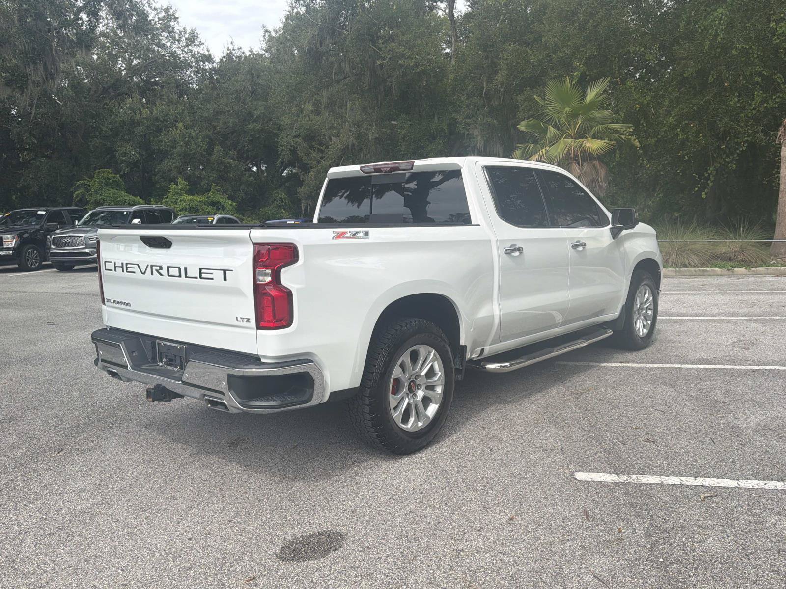 Used 2023 Chevrolet Silverado 1500 LTZ w/ LTZ Premium Package AWD/4WD image 3