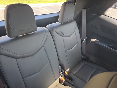 Used 2020 Cadillac XT6 Premium Luxury AWD/4WD image 11