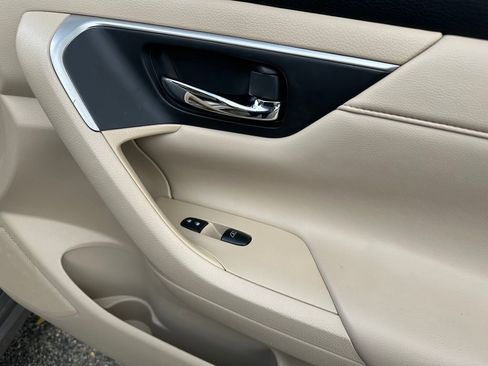 Used 2015 Nissan Altima 2.5 SV w/ Convenience Package image 46