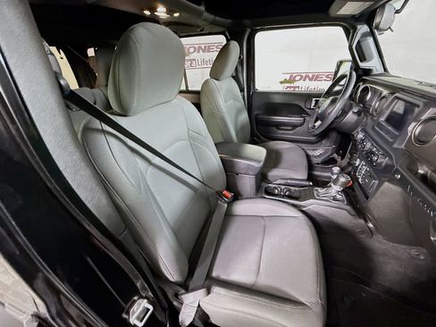 Used 2019 Jeep Wrangler Unlimited Sport S AWD/4WD image 29