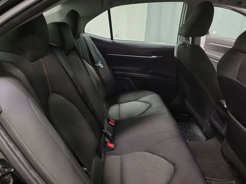 Used 2019 Toyota Camry LE image 23