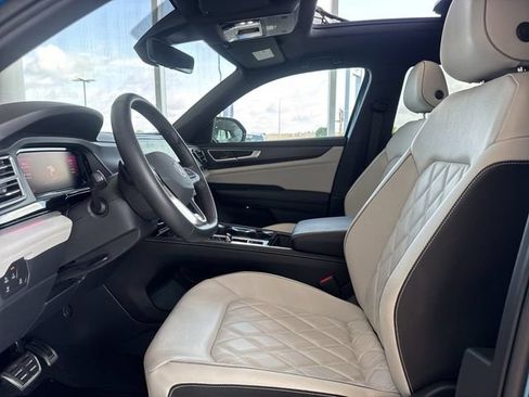 Used 2024 Volkswagen Atlas Cross Sport SEL Premium R-Line AWD/4WD image 11