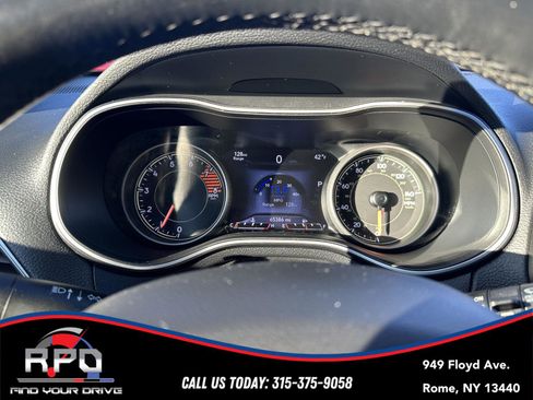 Used 2019 Jeep Cherokee Limited image 11