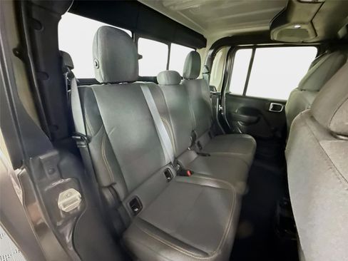 Used 2024 Jeep Gladiator Sport AWD/4WD image 25