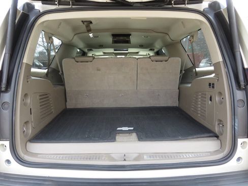 Used 2016 Chevrolet Suburban LT image 28