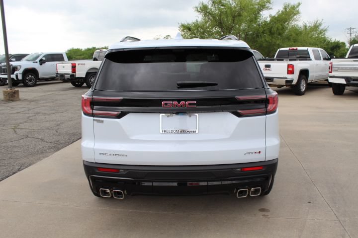 New 2026 GMC Acadia AT4 w/ Luxury Package AWD/4WD image 4