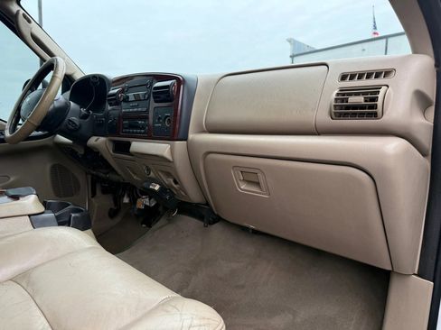 Used 2005 Ford F250 XL image 19