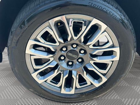 Used 2023 GMC Yukon Denali Ultimate w/ LPO, Floor Liner Package AWD/4WD image 36
