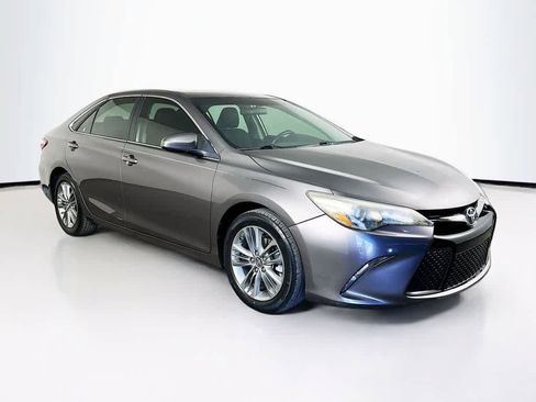 Used 2017 Toyota Camry SE image 23