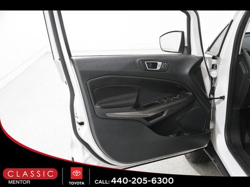 Used 2019 Ford EcoSport SE w/ SE Convenience Package image 4