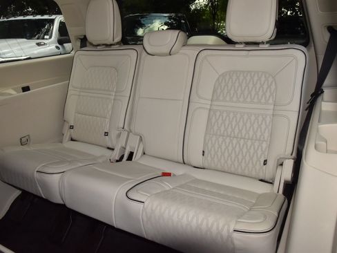 Used 2024 Lincoln Navigator Black Label AWD/4WD image 15