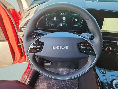 New 2025 Kia Niro EX w/ EX Cold Weather Package FWD image 18