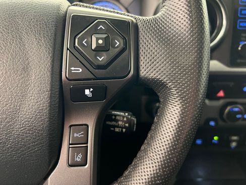 Used 2019 Toyota Tacoma TRD Sport image 27