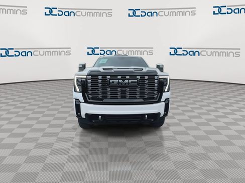 Used 2025 GMC Sierra 2500 Denali Ultimate AWD/4WD image 4
