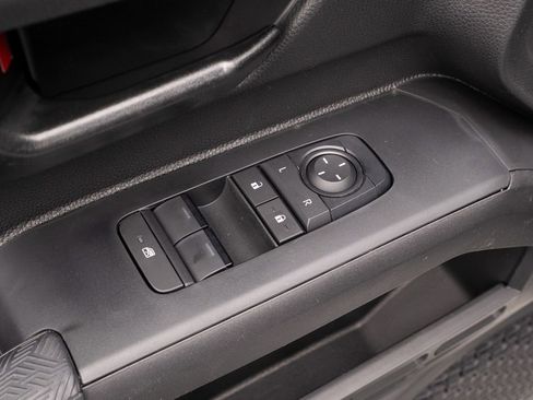 Used 2025 Toyota Tacoma SR image 18