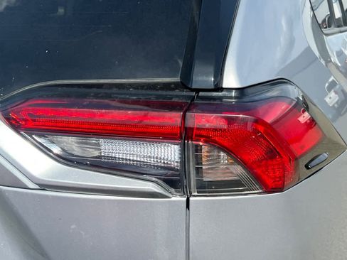 Used 2022 Toyota RAV4 LE image 18