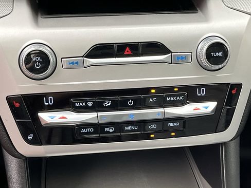 Certified 2021 Ford Explorer XLT w/ Equipment Group 202A AWD/4WD image 24