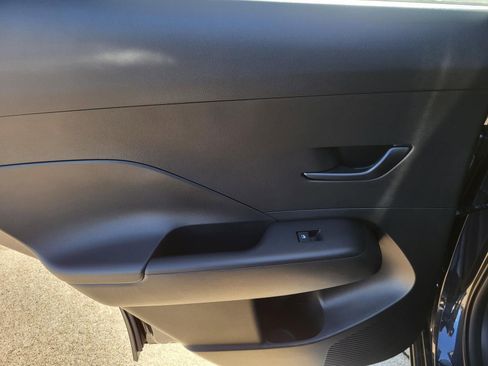 New 2026 Hyundai Kona SE FWD image 9