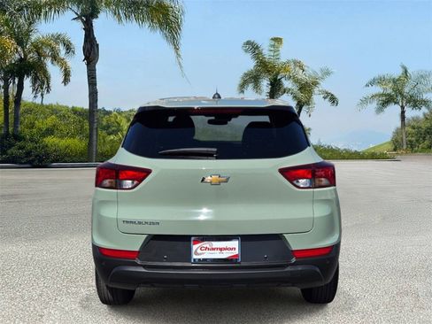 Used 2025 Chevrolet TrailBlazer LS w/ LS Convenience Package FWD image 5