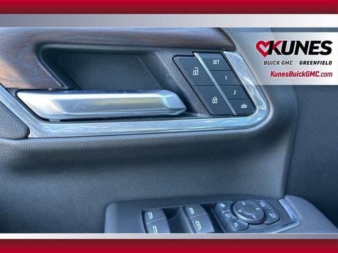 Used 2025 GMC Sierra 2500 SLT w/ SLT Premium Package image 43