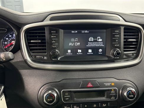 Used 2019 Kia Sorento FWD V6 image 21