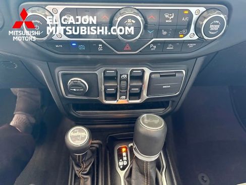 Used 2023 Jeep Wrangler Unlimited Sahara AWD/4WD image 15