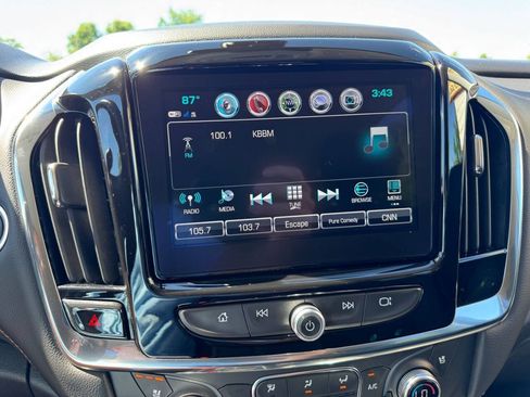Used 2019 Chevrolet Traverse Premier w/ Driver Confidence II Package FWD image 26