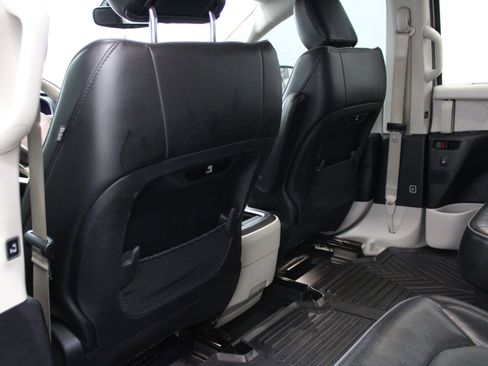Used 2020 Chrysler Pacifica Limited FWD image 16