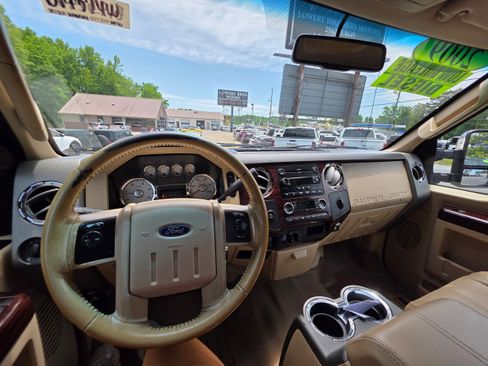 Used 2009 Ford F250 Lariat AWD/4WD image 12