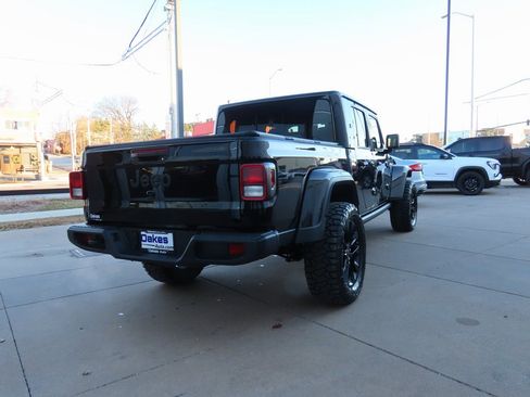 Used 2025 Jeep Gladiator Sport image 8