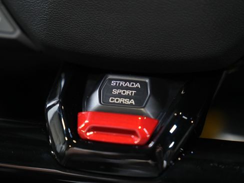 Used 2024 Lamborghini Huracan EVO image 51