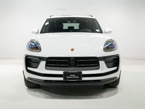 Used 2026 Porsche Macan AWD/4WD image 6