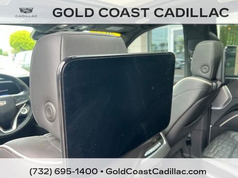 Used 2022 Cadillac Escalade Sport Platinum AWD/4WD image 17