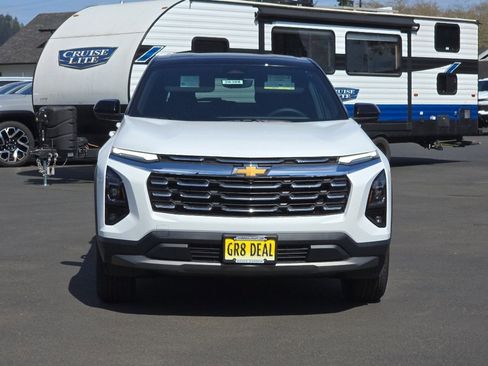 New 2026 Chevrolet Equinox LT w/ Safety and Technology Package AWD/4WD image 3