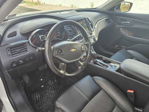 Used 2014 Chevrolet Impala LT w/ Convenience Package FWD image 15