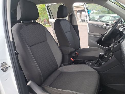 Used 2021 Volkswagen Tiguan S image 10