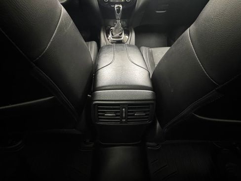 Used 2018 Nissan Rogue SL w/ Premium Package image 23